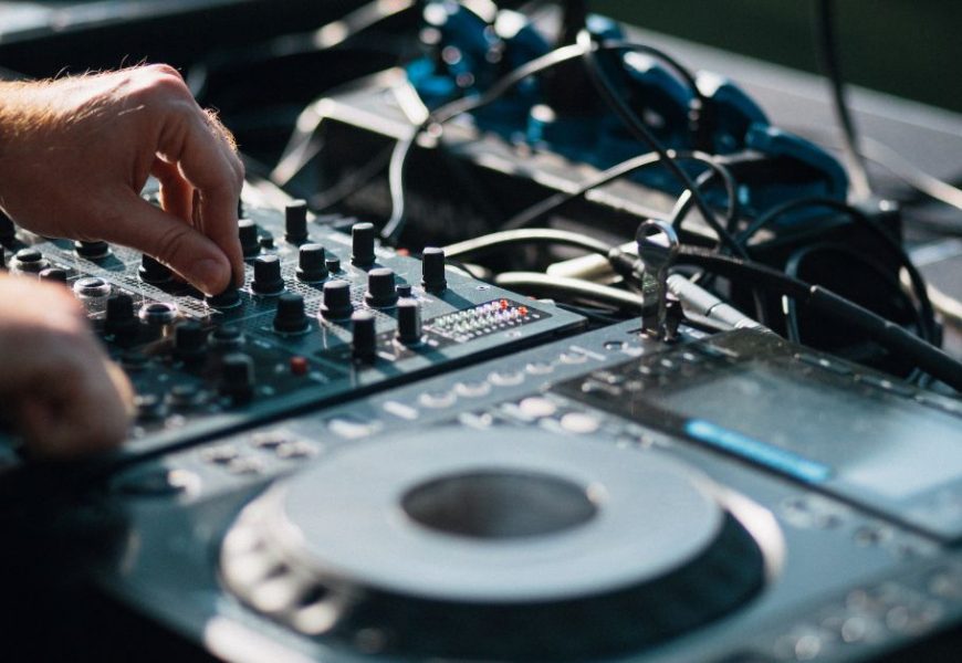 How to Become a DJ in India: Courses, Career Path, and Salary Insights