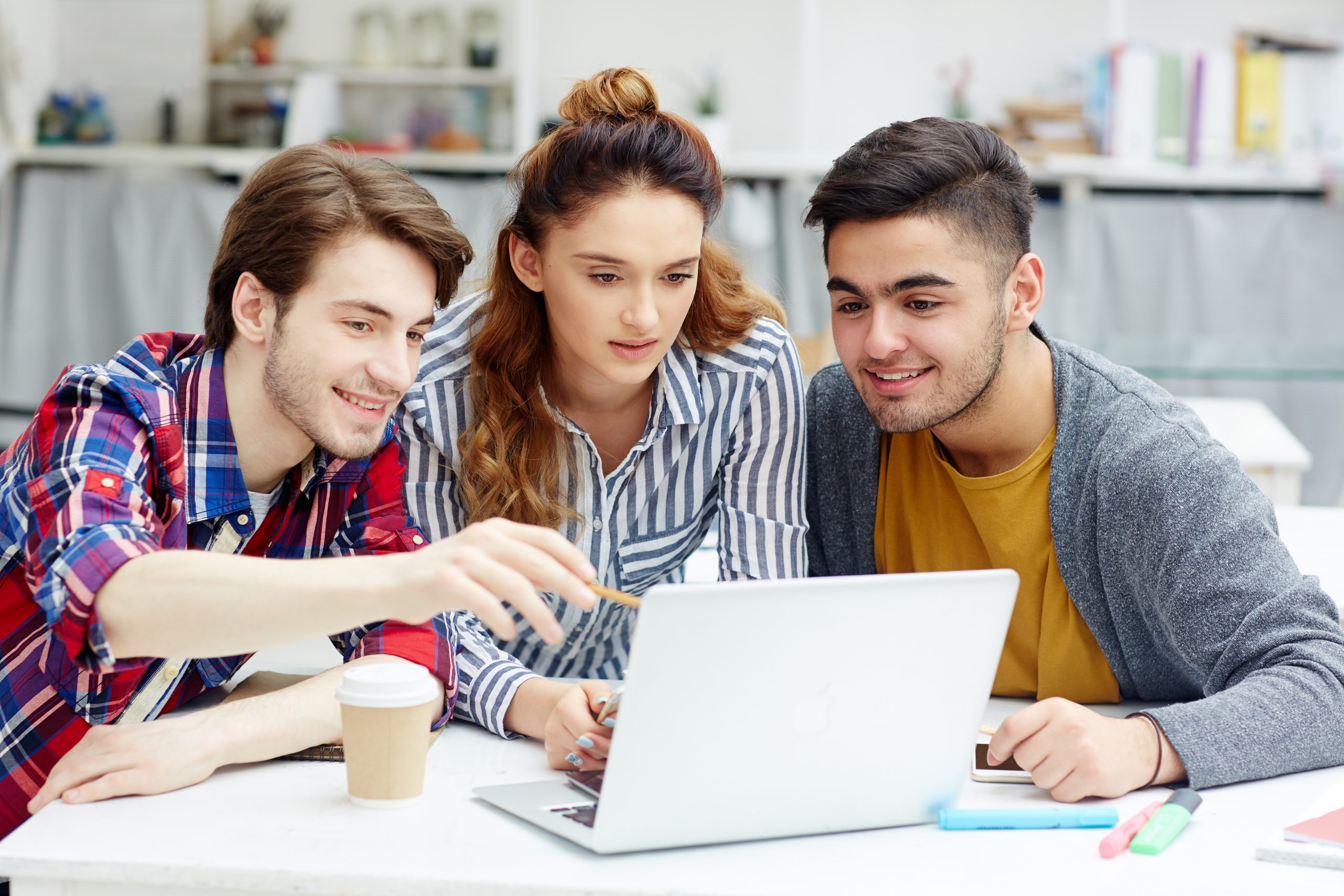 Online vs Offline Diploma Courses